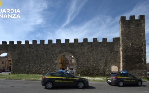 False convocazioni in caserma con il numero della Guardia di Finanza