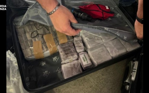 Narcotraffico, sei persone indagate