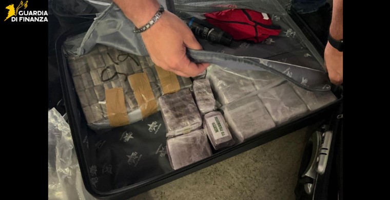 Narcotraffico, sei persone indagate