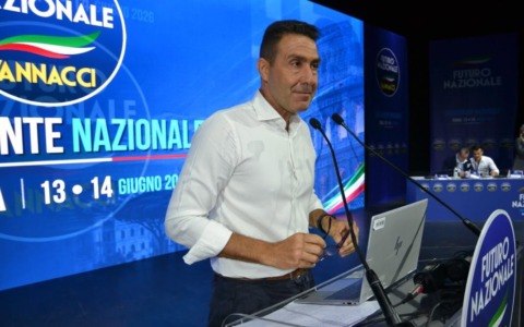 Futuro nazionale, si è conclusa l’assemblea costituente. Vannacci: “Non un partito di capi bastone, ma un partito di leader capaci di formare altri leader”