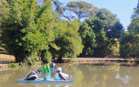 Inaugurata l’opera “L’approdo” nel laghetto di Villa Ada