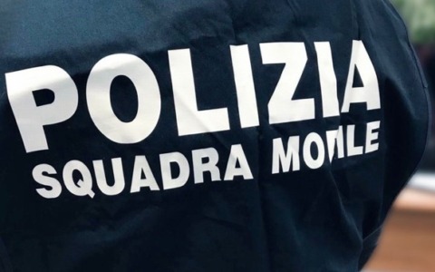 Pronto a salire sulla metromare con 280 grammi di cristalli di shaboo negli slip