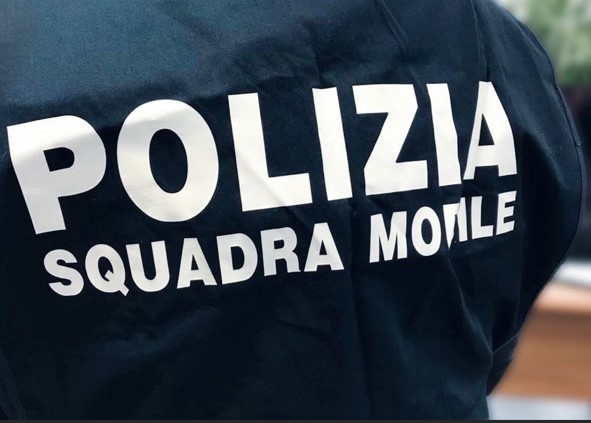 Pronto a salire sulla metromare con 280 grammi di cristalli di shaboo negli slip