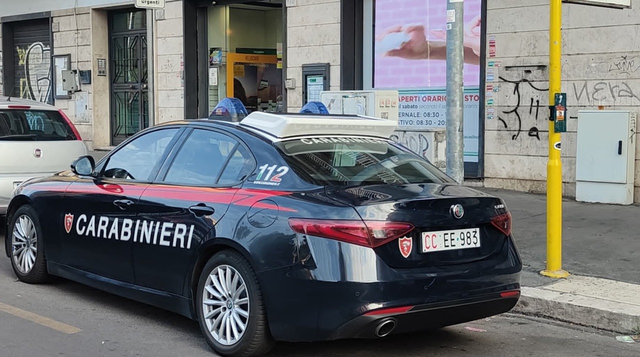Tenta un furto, aggredisce una donna e rapina un corriere