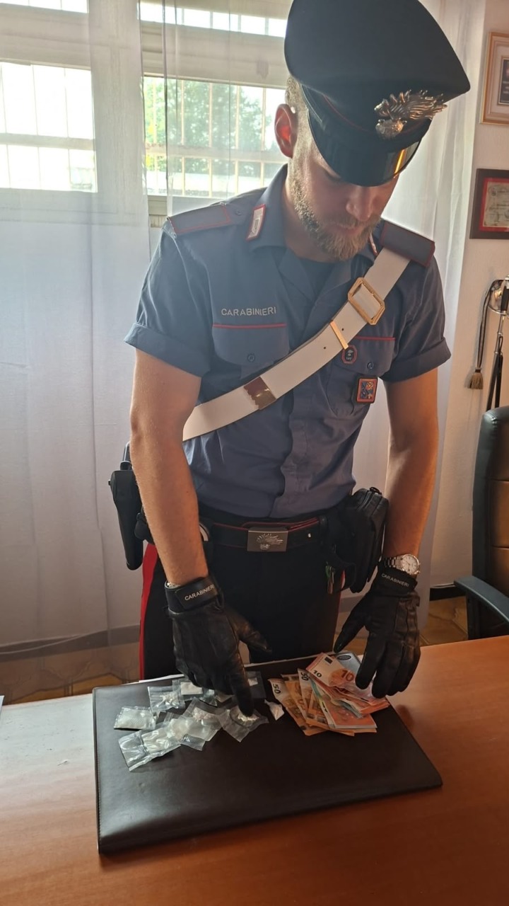 Stretta dei Carabinieri, due arresti per droga e due denunce per ricettazione