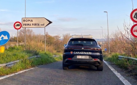 Rapinano un uomo a Prima Porta fingendosi Carabinieri, arrestati