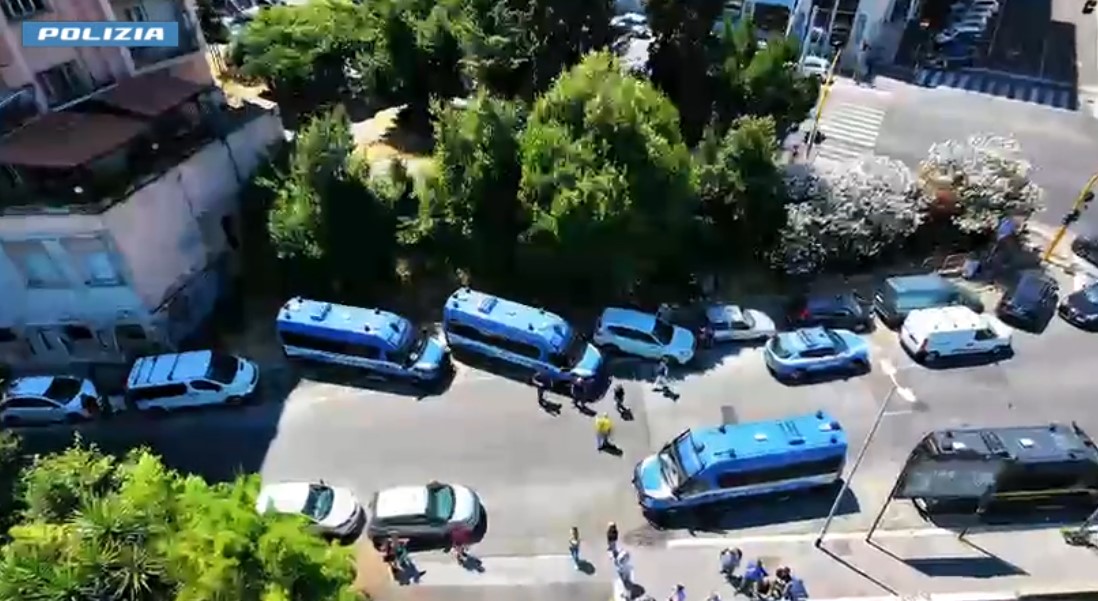 Nuovo sgombero al centro sociale Bencivenga / LE IMMAGINI