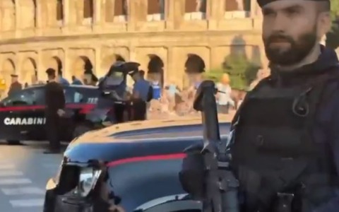 Controlli al Colosseo, 10 arresti e 9 denunce. Identificate oltre 350 persone