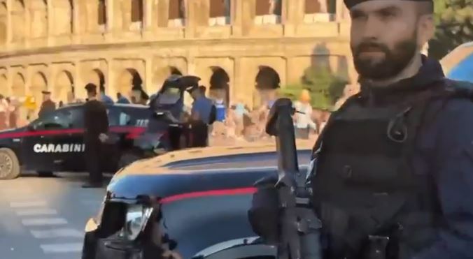 Controlli al Colosseo, 10 arresti e 9 denunce. Identificate oltre 350 persone