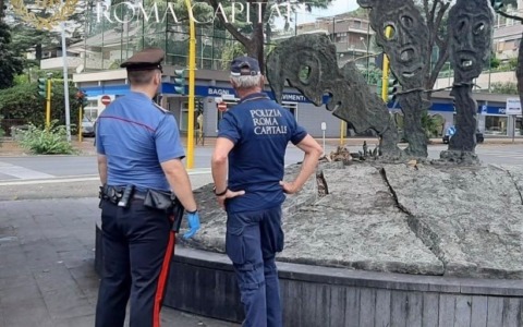 Operazione decoro e legalità della Polizia Locale nella zona della Stazione Metro Laurentina