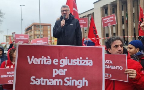 Il processo per la morte di Satnam Singh, oggi la sentenza. Dalle 16.00 il presidio della Cgil con Landini