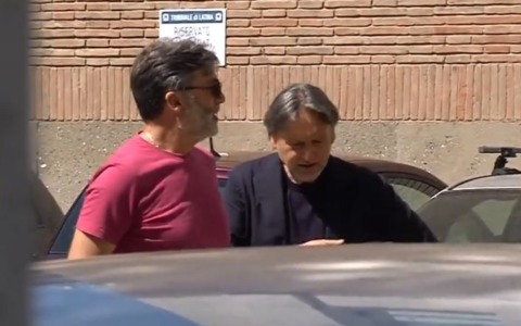 L’assegnazione dei chioschi a Sabaudia, al via il processo: udienza in ritardo, si erano dimenticati di portare in aula Secci / VIDEO / INTERVISTA