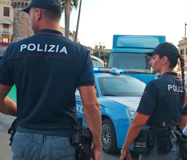 Scippi e rapine, cinque arresti e quattro rapine