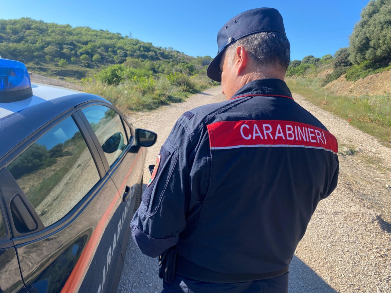 Si perde nei boschi, ritrovato dai Carabinieri Forestali grazie al cellulare