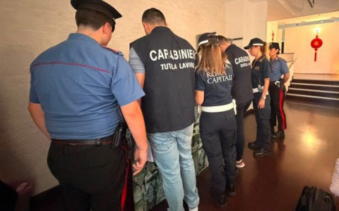 Chiusi tre centri massaggi, denunciati due titolari