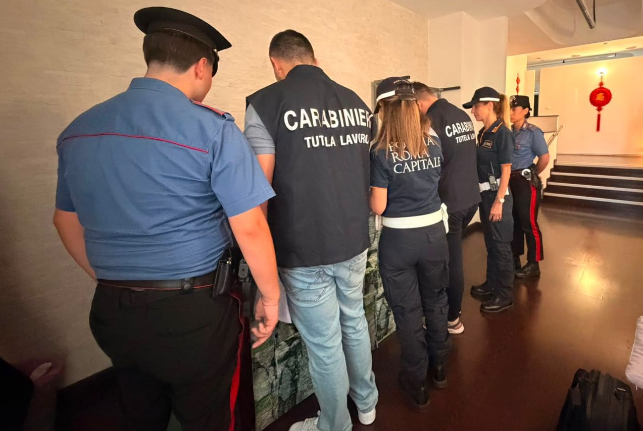Chiusi tre centri massaggi, denunciati due titolari