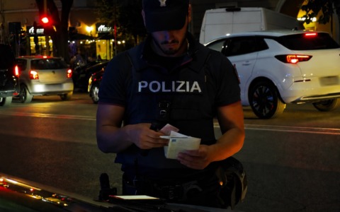 Blitz della Polizia: 2 arresti e oltre 150 persone controllate