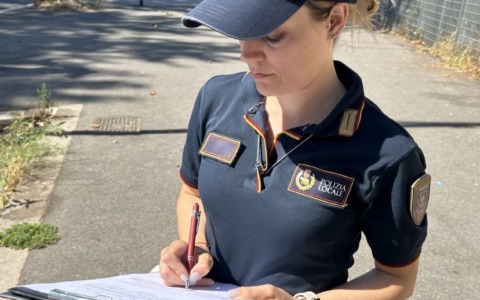 Insediamento abusivo, l’intervento della Polizia Locale ripristina il decoro