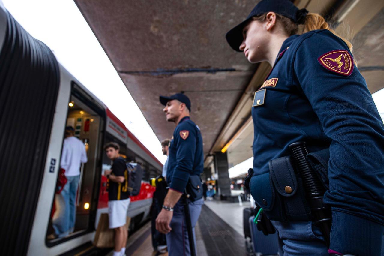 Shopping vicino alla Stazione Termini con le carte di un pensionato