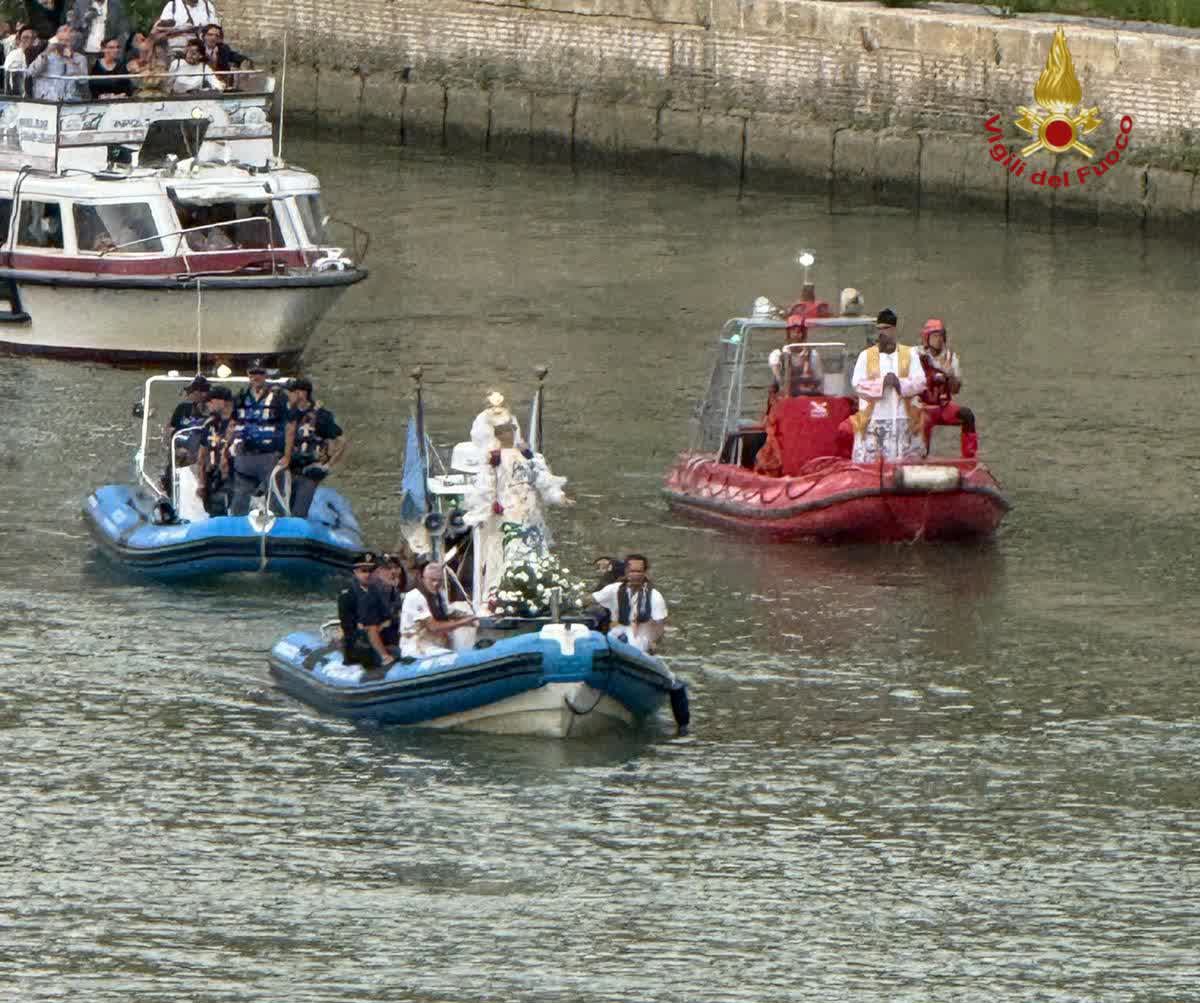 La processione della Madonna Fiumarola / FOTO