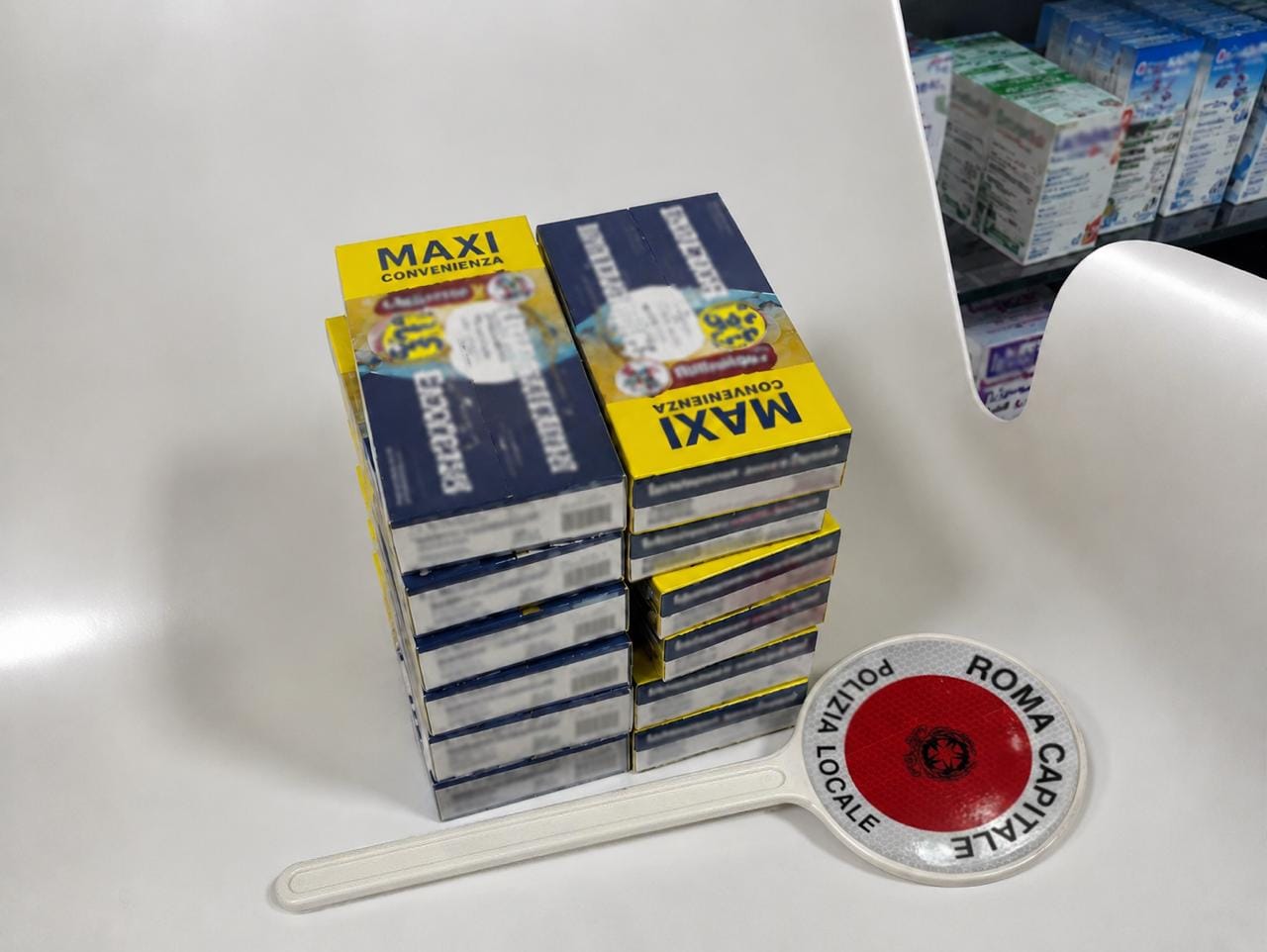 Ruba creme per dentiere in farmacia, georgiano sarà espulso