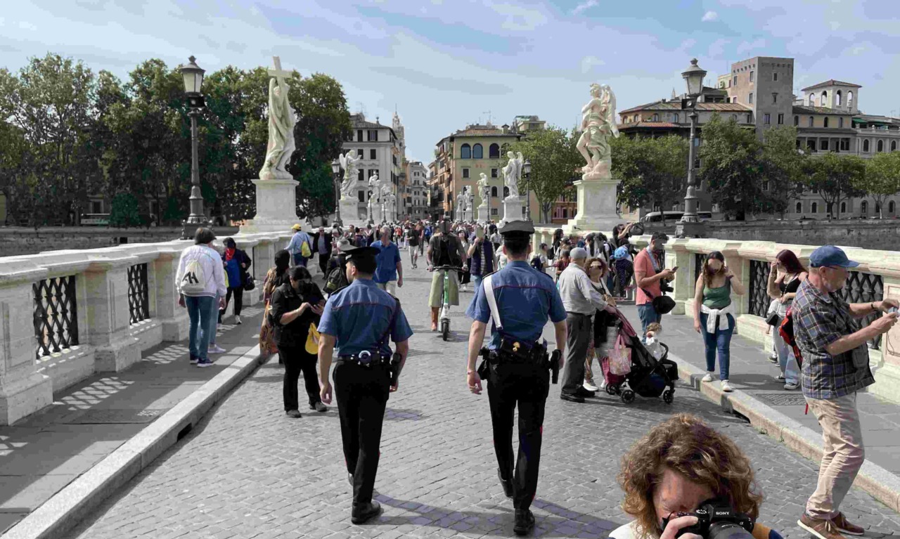 Blitz dei Carabinieri, arresti e Daspo urbano nell’area del Vaticano