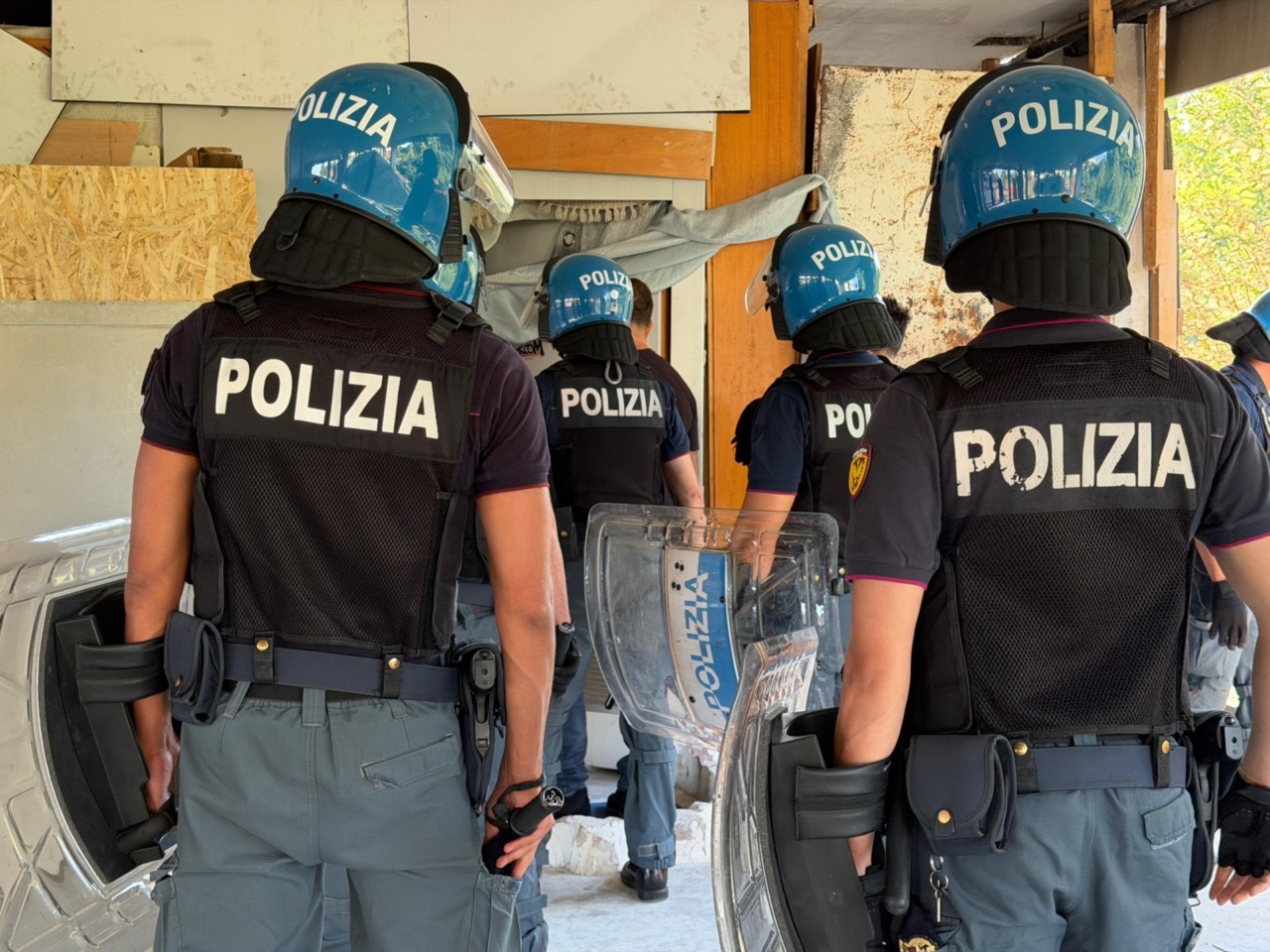 Prenestino e San Basilio, sgomberati due stabili occupati