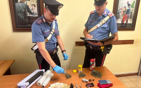 68enne arrestato dai Carabinieri, in casa oltre 150 grammi di droga