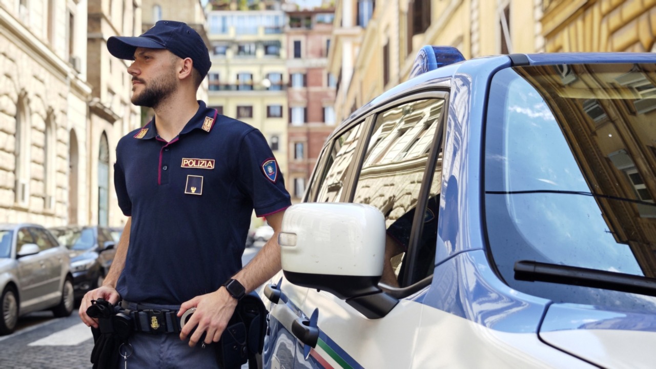 Derubato dei gioielli della moglie appena scomparsa, arrestato truffatore