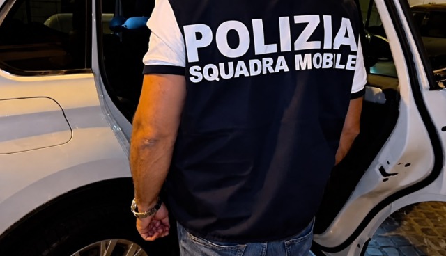 Fabbrica della cocaina in casa, arrestate tre persone. IL VIDEO