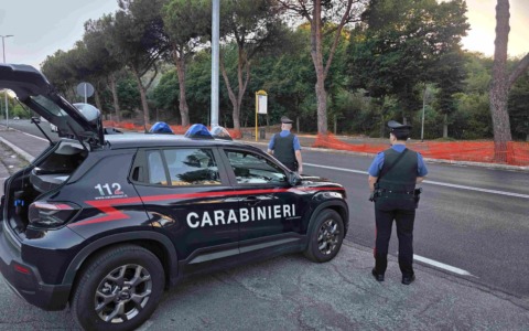 Controlli a tappeto: 2 arresti, 3 denunce e sequestri di droga e armi