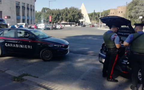 Picchiata e rapinata nel parcheggio all’Ostiense, arrestato l’aggressore