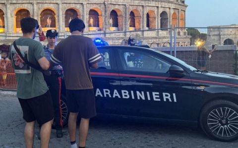 Stretta sulla movida, 4 arresti e 2 fermi per le rapine ai turisti