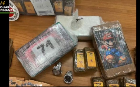 Sequestrati 13 chili di droga, due arresti
