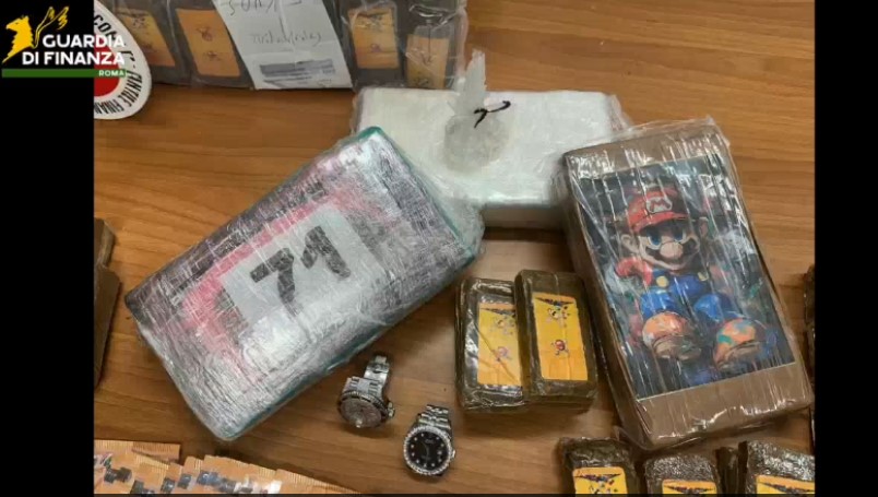 Sequestrati 13 chili di droga, due arresti