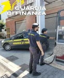 Lavoro sommerso, multato il gestore di un distributore di carburante
