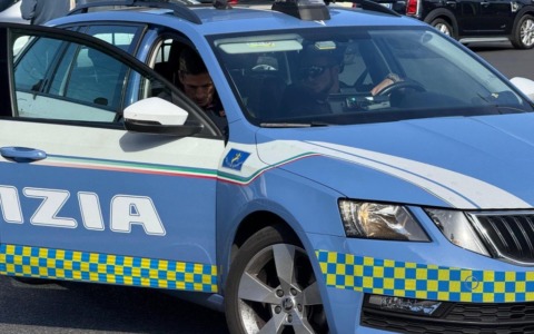 Fermata sull’A1 con due chili di hashish in auto