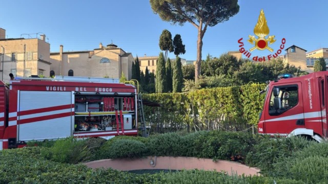 Incendio al quadro elettrico in un albergo in via del Gianicolo