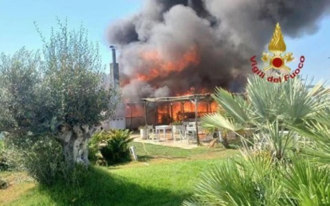 Incendio allo stabilimento “La Rambla”: