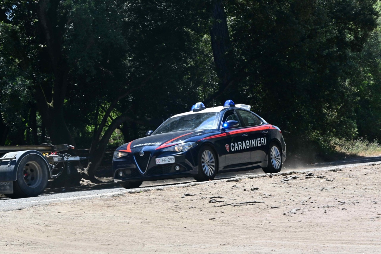 Sparo contro la porta del Lazio Store: indagano i Carabinieri