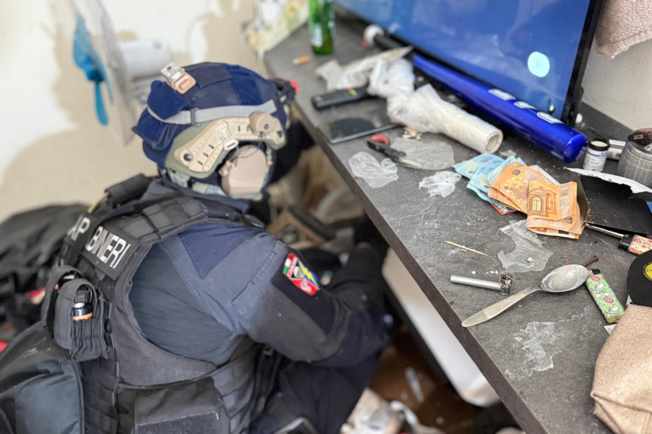 Ostia e Acilia, blitz dei carabinieri nelle piazze dello spaccio / VIDEO / FOTO