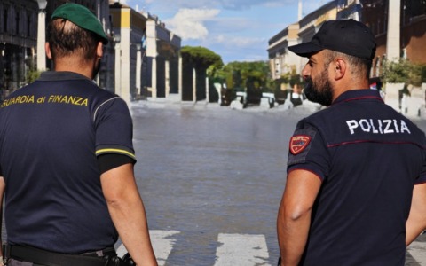 Controlli della Polizia nel salotto della “Dolce Vita”, sanzioni per 7 mila euro