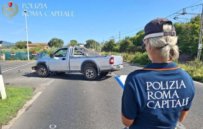 Schianto mortale sulla via Flaminia, perde la vita un centauro