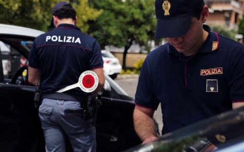 Dai furti in casa alle rapine, sette arresti della Polizia