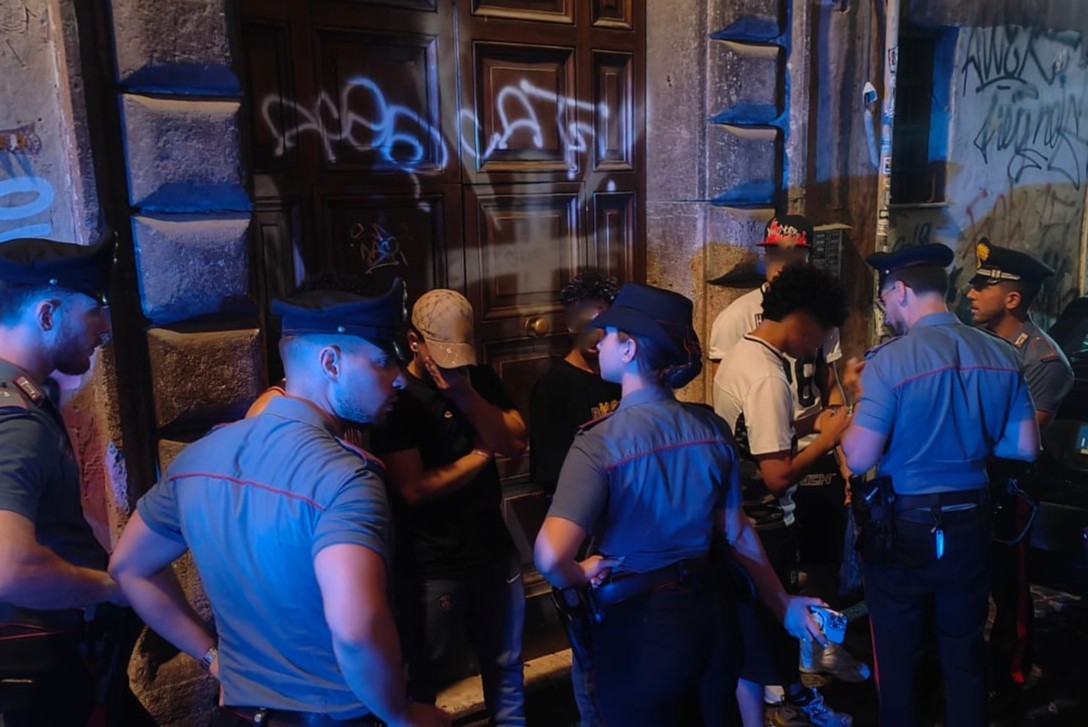Blitz antidroga, 16 arresti e maxi sequestro di stupefacenti