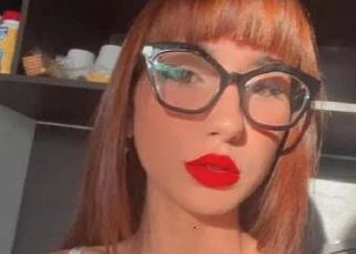 Muore a 28 anni soffocata con una fetta di bacon