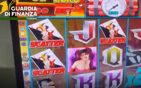 Software “taroccati” nelle sale slot, perquisizioni anche nella Capitale e provincia