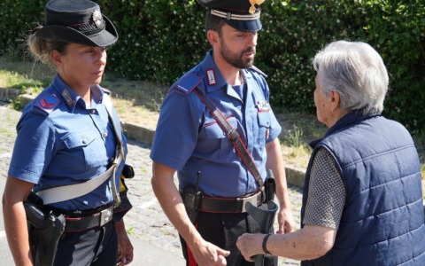 Truffa, anziana fa arrestare finto Carabiniere. IL VIDEO