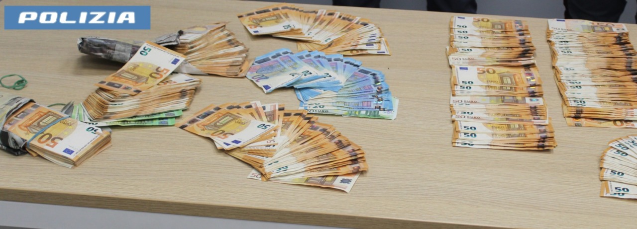 Auto in panne in autostrada, arrestati due truffatori con 40.000 euro