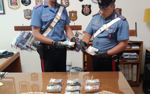 Maxi controllo, sequestrati oltre 44mila euro e droga a un 19enne
